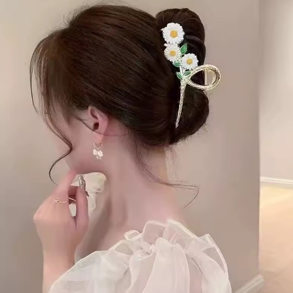 Chic Gold Daisy Hair Delicate Floral Claw Clip main image 8